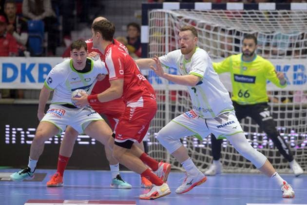 Nikolaj Enderleit (MT Melsungen 4) (am Ball), Josip Simic (HSG Wetzlar 10) (L), Nikola Grahovac (HSG Wetzlar 2) , Karim Hendawy (Torwart HSG Wetzlar 66) (R) , GER, MT Melsungen - HSG Wetzlar, Handball, 1. Bundesliga, 15. Spieltag, Saison 2025 2026, 07.12.2025, GER, MT Melsungen - HSG Wetzlar, Handball, 1. Bundesliga, 15. Spieltag, Saison 2025 2026, 07.12.2025 Kassel Copyright: xEibner-Pressefotox xRolandxSippelx EP_RSL