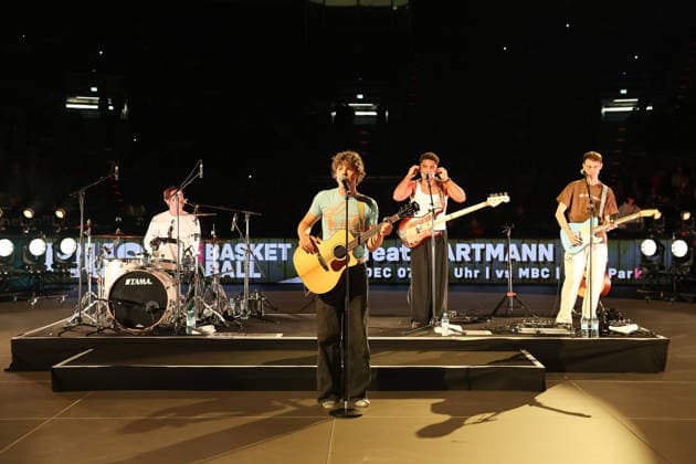 Zartmann (deutscher Saenger) und Band bei Music meets Basketball im BMW Park nach dem Spiel, GER, FC Bayern Basketball vs. SYNTAINICS MBC, Basketball, easycredit Basketball Bundesliga, 9. Spieltag, Saison 2025 2026, 07.12.2025, GER, FC Bayern Basketball vs. SYNTAINICS MBC, Basketball, easycredit Basketball Bundesliga, 9. Spieltag, Saison 2025 2026, 07.12.2025 Muenchen Copyright: xEibner-Pressefoto JennixMaulx EP_JML