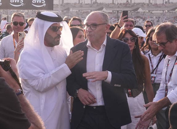 Formula 1 Etihad Airways Abu Dhabi Grand Prix 2025 07.12.2025, Yas Marina Circuit, Abu Dhabi, Formula 1 Etihad Airways Abu Dhabi Grand Prix 2025 , im Bild FIA Präsident Mohammed bin Sulayem, Vorstandsvorsitzender Stefano Domenicali (Liberty Media)