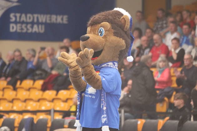 07.12.2025 Handball Herren 2025 2026 2. Bundesliga 14. Spieltag Dessau-Roßlauer HV 06 - TSV Bayer Dormagen 1920 Anhalt Arena Dessau Bobby Biber (Dessau) vor dem Spiel. Dessau-Roßlau Sachsen-Anhalt Deutschland
