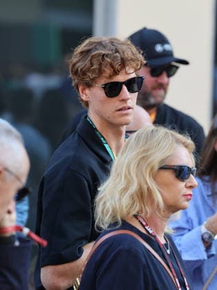 07.12.2025, Yas Marina Circuit, Abu Dhabi, Formula 1 Etihad Airways Abu Dhabi Grand Prix 2025 , im Bild Tennisspieler Jannik Sinner (Photo by Alessandro Martellotta Hasan Bratic DeFodi Images)