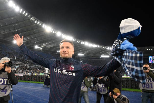 Bologna s Ciro Immobile he says goodbye to his old Lazio fans during the Italian Football Championship League A 2025 2026 match between SS Lazio vs Bologna FC at the Olimpic Stadium in Rome on 07 December 2025.  Copyright: xFabrizioxCorradetti IPAxSportx xipa-agency.netx xx IPA_68881296 IPA_Agency_IPA68881296