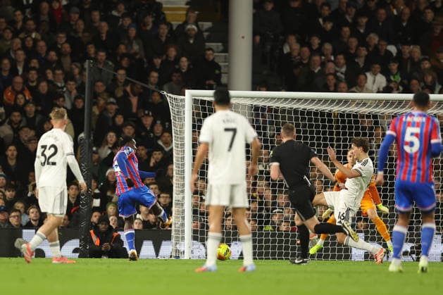 7th December 2025; Craven Cottage, Fulham, London, England; Premier League Football, Fulham versus Crystal Palace; Eddie Nketiah of Crystal Palace shoots and scores in the 20th minute for 0-1  KatiexChan