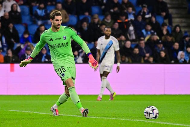 FOOTBALL : Le Havre vs PFC - Ligue 1 - 07 12 2025 Kevin Trapp ( 35 - PFC ) during the Ligue 1 match between Havre AC and Paris FC at Stade Oceane on December 7, 2025 in Le Havre, France. ( Photo by Federico Pestellini PsnewZ ) - Le HavreFrance  Copyright: xFedericoxPestellinix