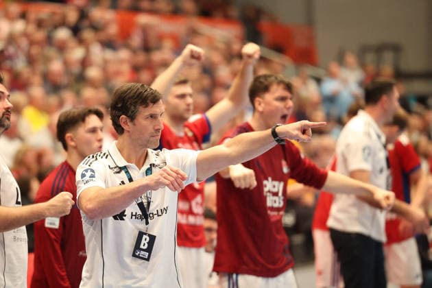 Handball Daikin Handball Bundesliga 2025 2026 - Handball Verein Hamburg vs. ThSV Eisenach Trainer Torsten Jansen (Hamburg),Jubel, Sporthalle Hamburg Hamburg