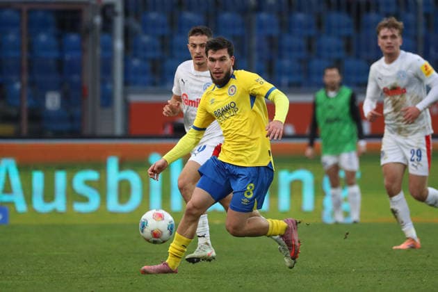 Braunschweig vs.Kiel, 2. BL Braunschweig, 07.12.2025, FUßBALL - Eintracht Braunschweig vs. Holstein Kiel, 2. BL, Saison 2025 26. Mehmet Can Aydin (Eintracht Braunschweig) Braunschweig