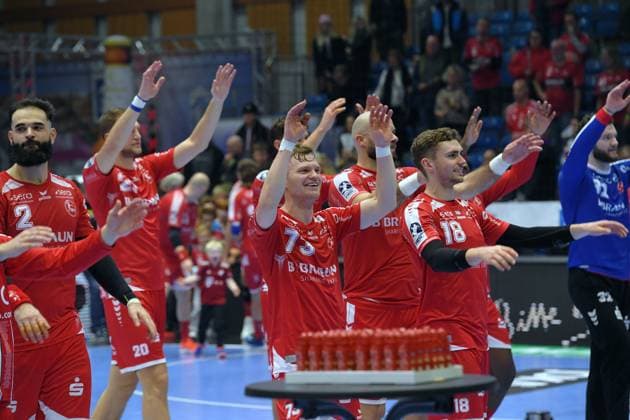 Jubel, Freude nach dem Sieg; Timo Kastening (MT Melsungen 73), Florian Drosten (MT Melsungen 18) , GER, MT Melsungen - HSG Wetzlar, Handball, 1. Bundesliga, 15. Spieltag, Saison 2025 2026, 07.12.2025, GER, MT Melsungen - HSG Wetzlar, Handball, 1. Bundesliga, 15. Spieltag, Saison 2025 2026, 07.12.2025 Kassel Copyright: xEibner-Pressefotox xRolandxSippelx EP_RSL