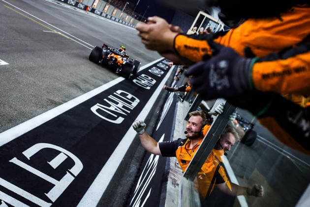 F1 - ABU DHABI GRAND PRIX 2025 04 NORRIS Lando (gbr), McLaren F1 Team MCL39, action celebrating the World Championship, WM, Weltmeisterschaft title during the 2025 Formula 1 Abu Dhabi Grand Prix, 24th round of the 2025 FIA Formula One World Championship from December 05 to 07, 2025 on the Yas Marina Circuit, in Abu Dhabi, United Arab Emirates - Abu DhabiUnited Arab Emirates  Copyright: xFLORENTxGOODENx