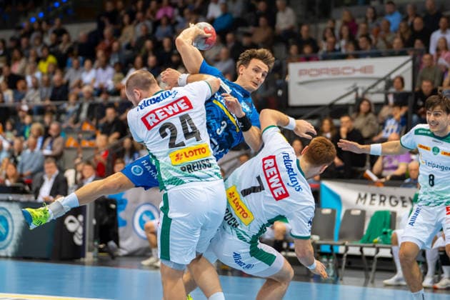 Handball I Herren I Saison 2025-2026 I Bundesliga I 15. Spieltag I TVB Stuttgart - SC DHfK Leipzig I 07.12.2025 Max Häfner (3, TVB Stuttgart) im Wurf Stuttgart Porsche Arena Baden-Württemberg Deutschland Copyright: xLobeca MaxxPetershansx