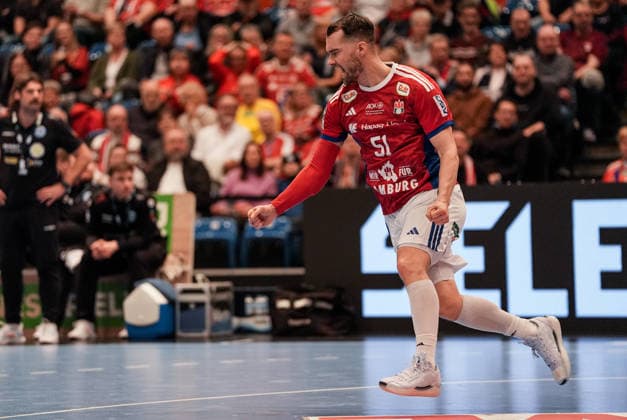 Deutschland: Handball-Bundesliga, DAIKIN HBL 2025 26, 15. Spieltag Handball Verein Hamburg vs ThSV Eisenach Sporthalle Hamburg (Hamburg): Casper U. Mortensen (HSV Hamburg, 51) Copyright: xStefanxTrochax