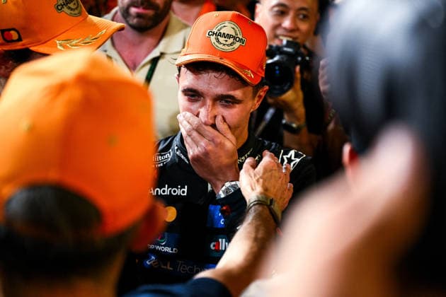 Lando Norris of Great Britain and McLaren , Race, F1 Grand Prix of Abu Dhabi, am 07. December 2025 in Abu Dhabi, United Arab Emirates. (Foto von Diogo Cardoso DeFodi Images) Lando Norris of Great Britain and McLaren , Race, F1 Grand Prix of Abu Dhabi, Yas Marina Circuit on December 7, 2025 in Abu Dhabi, United Arab Emirates. (Photo by Diogo Cardoso DeFodi Images)