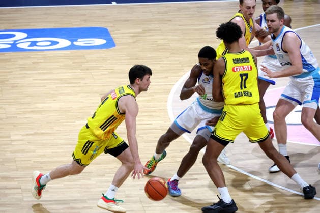 DEU, easyCredit BBL, ALBA vs. Frankfurt, 07.12.2025, Max-Schmeling-Halle, Berlin, DEU, easyCredit BBL, ALBA vs. Frankfurt, im Bild JONAS MATTISSECK (ALBA Berlin 9)