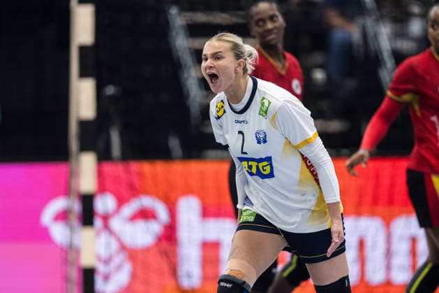 251207 Clara Lerby of Sweden reacts during the 2025 IHF Women™s World Championship, WM, Weltmeisterschaft handball match between Angola and Sweden on December 7, 2025 in Dortmund. Photo: Emma Wallskog BILDBYRAN COP 320 EW0607 handball handboll handball bbeng vm handball-vm handbolls-vm ihf handball world championship world handball championship 2025 world championship 2025 angola sverige sweden dam bbauto Copyright: EMMAxWALLSKOG BB251207EW057