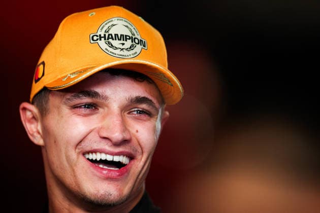 Lando Norris of Great Britain and McLaren , Race, F1 Grand Prix of Abu Dhabi, am 07. December 2025 in Abu Dhabi, United Arab Emirates. (Foto von Diogo Cardoso DeFodi Images) Lando Norris of Great Britain and McLaren , Race, F1 Grand Prix of Abu Dhabi, Yas Marina Circuit on December 7, 2025 in Abu Dhabi, United Arab Emirates. (Photo by Diogo Cardoso DeFodi Images)