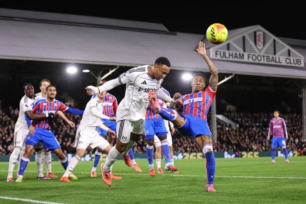 Fulham v Crystal Palace 07 December 2025, London - Premier League Football - Fulham v Crystal Palace - Kenny Tete of Fulham and Daniel Munoz of Crystal Palace - Photo: Jacques Feeney Offside. London UK Copyright: xJacquesxFeeneyx xOffsidexOffside