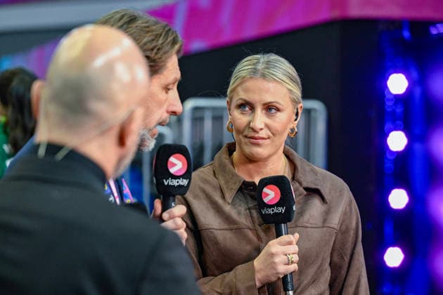 DORTMUND, TYSKLAND 20251207 Johanna Ahlm, expertkommentator pa Viaplay och tidigare handbollsspelare, under sändningen efter söndagens match i huvudrundan i damernas handbolls-VM mellan Sverige och Angola i Westfalenhalle i Dortmund, Tyskland.