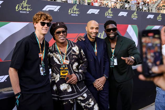 F1 - ABU DHABI GRAND PRIX 2025 Jannik Sinner, tennis player with Ronaldinho and Thierry Henry footballers portrait during the 2025 Formula 1 Abu Dhabi Grand Prix, 24th round of the 2025 FIA Formula One World Championship, WM, Weltmeisterschaft from December 05 to 07, 2025 on the Yas Marina Circuit, in Abu Dhabi, United Arab Emirates - Abu DhabiUnited Arab Emirates  Copyright: xXavixBonillax
