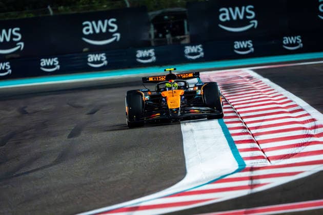 Formula 1 Grand Prix in Abu Dhabi, UAE - 07 Dec 2025 McLaren Formula 1 Team s English driver Lando Norris seen in action during the race of the Formula 1 Abu Dhabi Grand Prix 2025 at Yas Marina Circuit. Abu Dhabi United Arab Emirates Copyright: xLucaxMartinix xSOPAxImagesx LMB05424