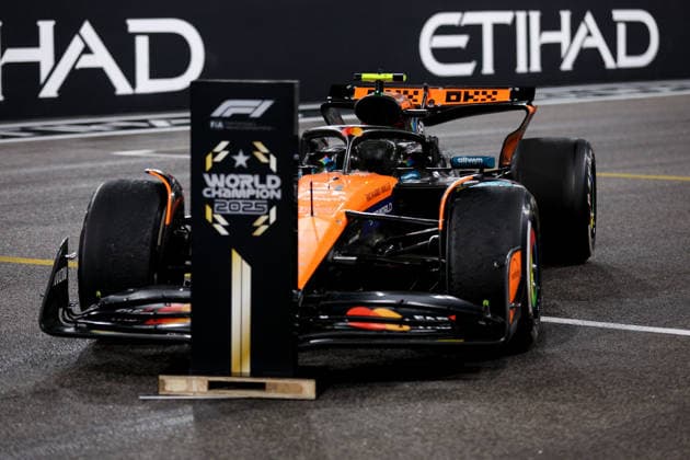 Lando Norris of Great Britain and McLaren , Race, F1 Grand Prix of Abu Dhabi, am 07. December 2025 in Abu Dhabi, United Arab Emirates. (Foto von Diogo Cardoso DeFodi Images) Lando Norris of Great Britain and McLaren , Race, F1 Grand Prix of Abu Dhabi, Yas Marina Circuit on December 7, 2025 in Abu Dhabi, United Arab Emirates. (Photo by Diogo Cardoso DeFodi Images)