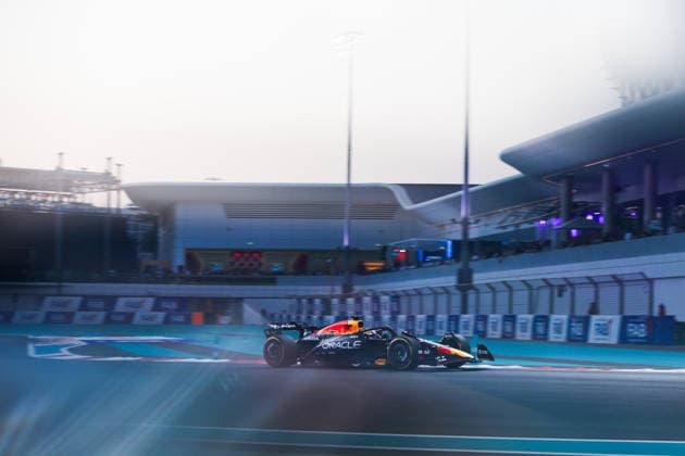 F1 - ABU DHABI GRAND PRIX 2025 01 VERSTAPPEN Max (nld), Red Bull Racing RB21, action during the 2025 Formula 1 Abu Dhabi Grand Prix, 24th round of the 2025 FIA Formula One World Championship, WM, Weltmeisterschaft from December 05 to 07, 2025 on the Yas Marina Circuit, in Abu Dhabi, United Arab Emirates - Abu DhabiUnited Arab Emirates  Copyright: xANTONINxVINCENTx