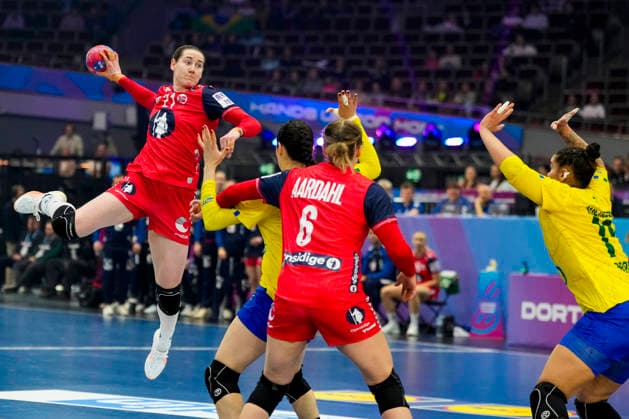 Women s Handball World Championship 2025 Norway Brazil Dortmund, Germany 20251207 Norway s Ingvild Kristiansen Bakkerud during the intermediate round of the Women s Handball World ChampionshipIn the Women s Handball World Championship between Norway and Brazil in the SWT Arena Photo Beate Oma Dahle NTB Dortmund Germany EDITORIAL USE ONLY RESTRICTED USE FOR BETTING COMPANIES  Copyright: xBeatexOmaxDahlex xNTBx