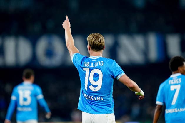 SSC Napoli v Juventus FC - Serie A Enilive Rasmus Hojlund of SSC Napoli celebrates after scoring first goal during the serie Serie A Enilive match between SSC Napoli and Juventus FC at Stadio Diego Armando Maradona on December 7, 2025 in Naples, Italy Naples Stadio Diego Armando Maradona Naples Italy Copyright: xGiuseppexMaffiax 251207_SerieA_Napoli-Juventus_06943