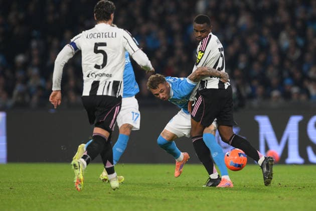 7th December 2025, Stadio Diego Armando Maradona, Naples, Italy; Serie A Football; Napoli versus Juventus; Noa Lang of S.S.C. Napoli under pressure from Pierre Kalulu of Juventus F.C.  AllShotLive