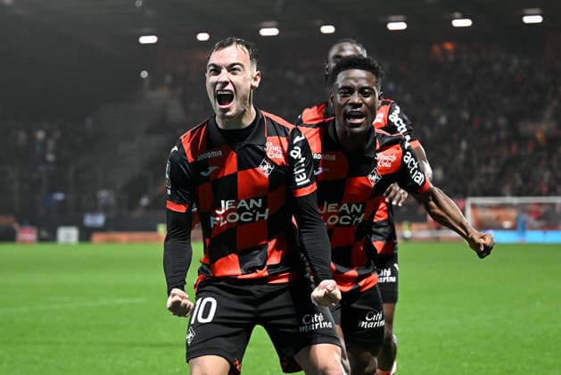 FC Lorient v Olympique Lyonnais - Ligue 1 McDonald s 2025 2026 43 Arsene KOUASSI (fcl) - 10 Pablo PAGIS (fcl) during the Ligue 1 McDonald s match between Lorient and Lyon at Stade du Moustoir on December 7, 2025 in Lorient, France. Lorient France  Copyright: xFEPx 776348222