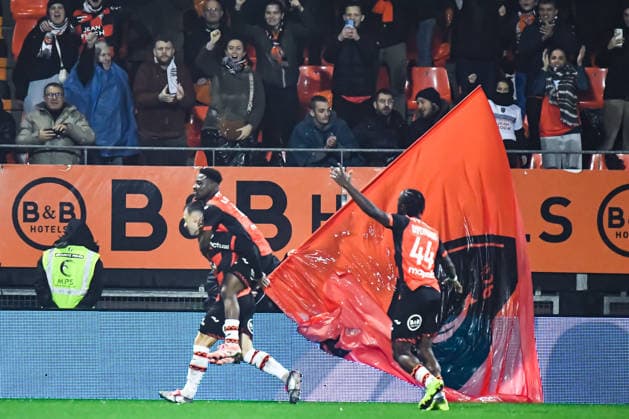 FOOTBALL : FC Lorient vs Olympique Lyonnais - Ligue 1 - JournÃ e 15 - 07 12 2025 Joie des joueurs du FC Lorient aprÃ s le but de Pablo Pagis (FC Lorient) LorientFrance  Copyright: xBaptistexAutissierx