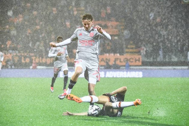 FOOTBALL : FC Lorient vs Olympique Lyonnais - Ligue 1 - JournÃ e 15 - 07 12 2025 Tyler Morton (OL) LorientFrance  Copyright: xBaptistexAutissierx