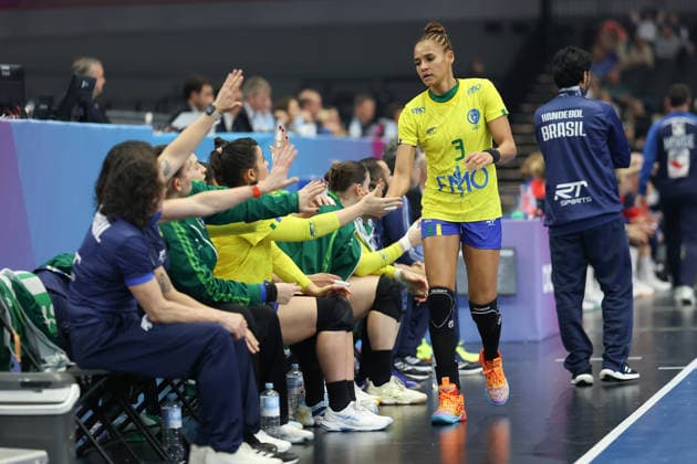 Norwegen - Brasilien, IHF Handball-WM der Frauen Alexandra Priscilado Nascimento Martinez (Brasilien, 3). 3. Hauptrundenspiel der Handball-WM der Frauen zwischen Norwegen und Brasilien am 7. Dezember 2025 in der Westfalenhalle in Dortmund., Dortmund Nordrhein-Westfalen Deutschland Westfalenhalle