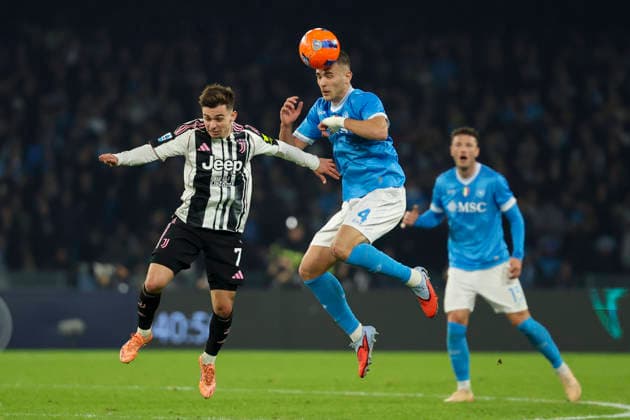 Napoli™s Alessandro Buongiorno, Juventus™ Francisco Conceicao during the Serie A soccer match between Napoli and Juventus at the Diego Armando Maradona Stadium in Naples, southern italy - Saturday , December 07 , 2025. - Soccer .  Copyright: xAlessandroxGarofalo LaPressex