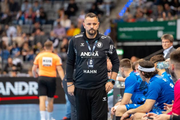 Handball I Herren I Saison 2025-2026 I Bundesliga I 15. Spieltag I TVB Stuttgart - SC DHfK Leipzig I 07.12.2025 Co-Trainer Danijel Grgic (TVB Stuttgart) Stuttgart Porsche Arena Baden-Württemberg Deutschland Copyright: xLobeca MaxxPetershansx