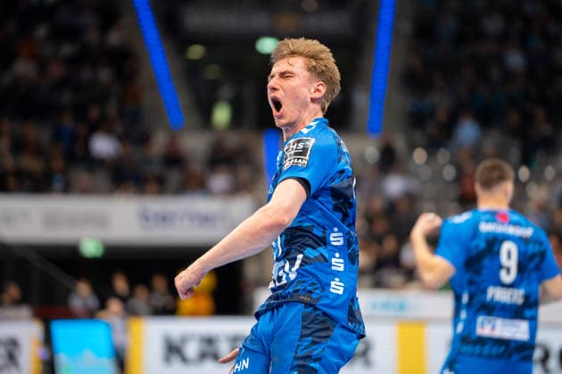 Handball I Herren I Saison 2025-2026 I Bundesliga I 15. Spieltag I TVB Stuttgart - SC DHfK Leipzig I 07.12.2025 Jakob Nigg (57, TVB Stuttgart) jubelt Stuttgart Porsche Arena Baden-Württemberg Deutschland Copyright: xLobeca MaxxPetershansx