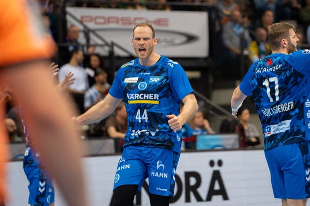 Handball I Herren I Saison 2025-2026 I Bundesliga I 15. Spieltag I TVB Stuttgart - SC DHfK Leipzig I 07.12.2025 Lenny Rubin (44, TVB Stuttgart) jubelt Stuttgart Porsche Arena Baden-Württemberg Deutschland Copyright: xLobeca MaxxPetershansx