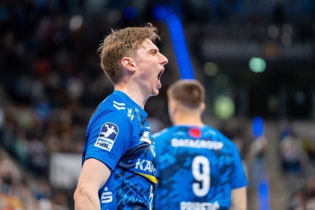 Handball I Herren I Saison 2025-2026 I Bundesliga I 15. Spieltag I TVB Stuttgart - SC DHfK Leipzig I 07.12.2025 Jakob Nigg (57, TVB Stuttgart) jubelt Stuttgart Porsche Arena Baden-Württemberg Deutschland Copyright: xLobeca MaxxPetershansx