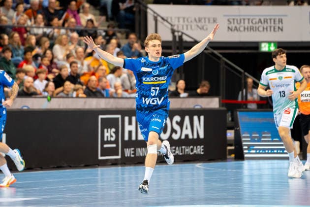 Handball I Herren I Saison 2025-2026 I Bundesliga I 15. Spieltag I TVB Stuttgart - SC DHfK Leipzig I 07.12.2025 Jakob Nigg (57, TVB Stuttgart) jubelt Stuttgart Porsche Arena Baden-Württemberg Deutschland Copyright: xLobeca MaxxPetershansx