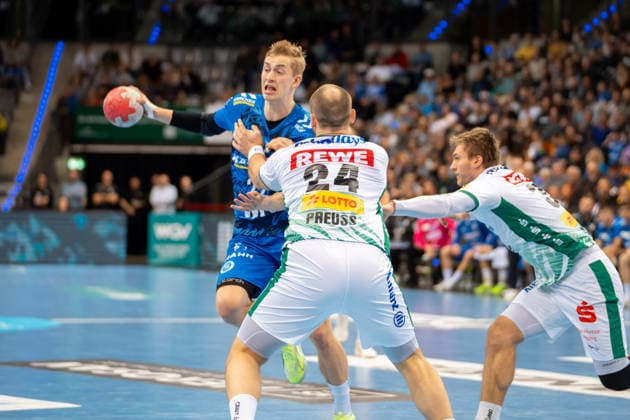 Handball I Herren I Saison 2025-2026 I Bundesliga I 15. Spieltag I TVB Stuttgart - SC DHfK Leipzig I 07.12.2025 Torben Matzken (22, TVB Stuttgart) Stuttgart Porsche Arena Baden-Württemberg Deutschland Copyright: xLobeca MaxxPetershansx