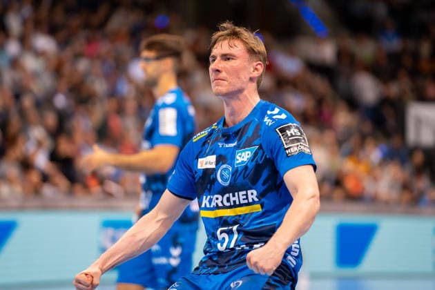 Handball I Herren I Saison 2025-2026 I Bundesliga I 15. Spieltag I TVB Stuttgart - SC DHfK Leipzig I 07.12.2025 Jakob Nigg (57, TVB Stuttgart) jubelt Stuttgart Porsche Arena Baden-Württemberg Deutschland Copyright: xLobeca MaxxPetershansx