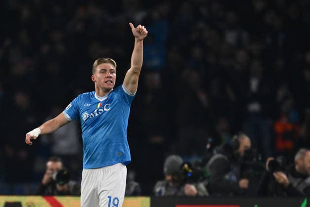 SSC Napoli v Juventus FC - Serie A Rasmus Hojlund of S.S.C. Napoli celebrates after scoring the goal of 1-0 during the 14th day of the Serie A Championship between S.S.C. Napoli and Juventus F.C. at the Diego Armando Maradona Stadium in Naples, Italy, on December 7, 2025. Naples Italy Italy  Copyright: xDomenicoxCippitellix originalFilename:cippitelli-sscnapol251207_np9Gg.jpg