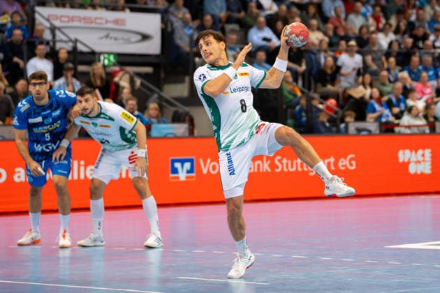 Handball I Herren I Saison 2025-2026 I Bundesliga I 15. Spieltag I TVB Stuttgart - SC DHfK Leipzig I 07.12.2025 Lucas Krzikalla (8, SC DHfK Leipzig) beim Siebenmeter Stuttgart Porsche Arena Baden-Württemberg Deutschland Copyright: xLobeca MaxxPetershansx