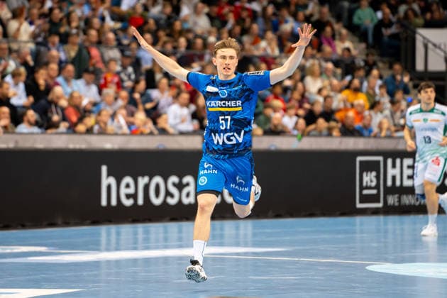 Handball I Herren I Saison 2025-2026 I Bundesliga I 15. Spieltag I TVB Stuttgart - SC DHfK Leipzig I 07.12.2025 Jakob Nigg (57, TVB Stuttgart) jubelt Stuttgart Porsche Arena Baden-Württemberg Deutschland Copyright: xLobeca MaxxPetershansx