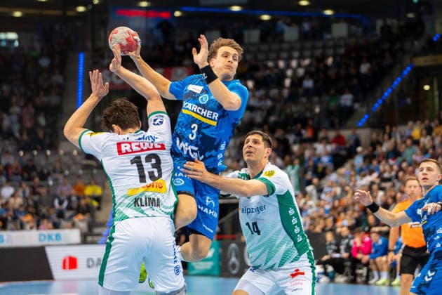 Handball I Herren I Saison 2025-2026 I Bundesliga I 15. Spieltag I TVB Stuttgart - SC DHfK Leipzig I 07.12.2025 Max Häfner (3, TVB Stuttgart) im Wurf Stuttgart Porsche Arena Baden-Württemberg Deutschland Copyright: xLobeca MaxxPetershansx