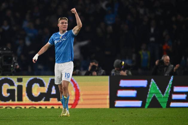 SSC Napoli v Juventus FC - Serie A Rasmus Hojlund of S.S.C. Napoli celebrates after scoring the goal of 1-0 during the 14th day of the Serie A Championship between S.S.C. Napoli and Juventus F.C. at the Diego Armando Maradona Stadium in Naples, Italy, on December 7, 2025. Naples Italy Italy  Copyright: xDomenicoxCippitellix originalFilename:cippitelli-sscnapol251207_npHS9.jpg