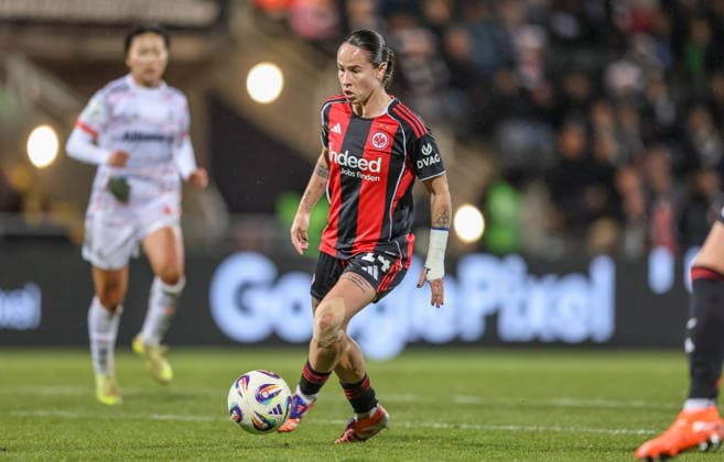 GER, Frankfurt, Eintracht Frankfurt vs FC Bayern München, Google Pixel Bundesliga, Fussball, DFB, Spielzeit 2025 2026, Stadion am Brentanobad, 12. Spieltag im Bild: GÃ raldine Reuteler (Eintracht Frankfurt 14) DFB DFL REGULATIONS PROHIBIT ANY USE OF PHOTOGRAPHS AS IMAGE SEQUENCES AND OR QUASI-VIDEO, 07.12.2026 Copyright: HMBxMedia HendrikxHamelau