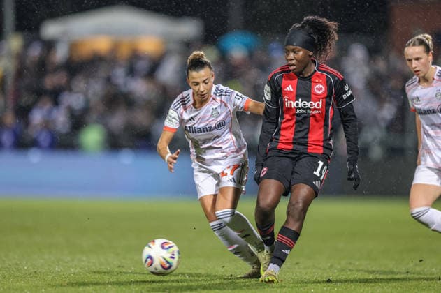 GER, Frankfurt, Eintracht Frankfurt vs FC Bayern München, Google Pixel Bundesliga, Fussball, DFB, Spielzeit 2025 2026, Stadion am Brentanobad, 12. Spieltag im Bild v.l.: Arianna Caruso (Bayern München 27), Nicole Anyomi (Eintracht Frankfurt 19) DFB DFL REGULATIONS PROHIBIT ANY USE OF PHOTOGRAPHS AS IMAGE SEQUENCES AND OR QUASI-VIDEO, 07.12.2026 Copyright: HMBxMedia HendrikxHamelau
