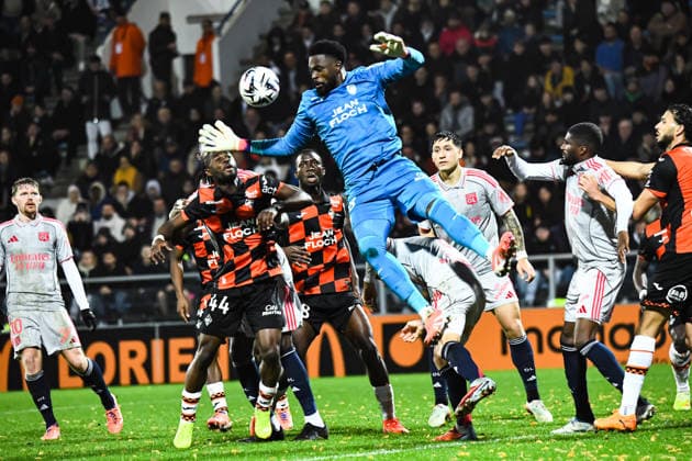 FOOTBALL : FC Lorient vs Olympique Lyonnais - Ligue 1 - JournÃ e 15 - 07 12 2025 Yvon Mvogo (FC Lorient) LorientFrance  Copyright: xBaptistexAutissierx