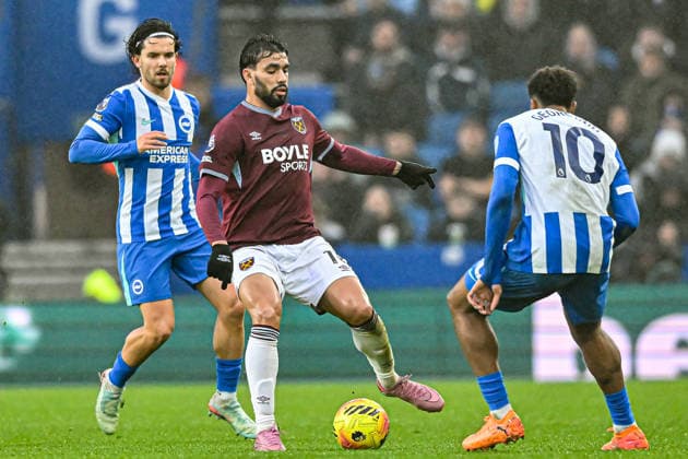 Brighton & Hove Albion v West Ham United - Premier League Lucas Paqueta of West Ham is challenged by Georginio Rutter of Brighton & Hove Albion during the Premier League match between Brighton & Hove Albion and Aston Villa at the American Express Community Stadium in Brighton and Hove, on December 7, 2025. Brighton and Hove East Sussex United Kingdom  Copyright: xMIxNewsx originalFilename:fletcher-brighton251207_npbIF.jpg