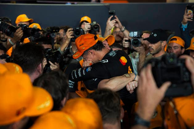 Formula 1 Etihad Airways Abu Dhabi Grand Prix 2025 Alexis Perrin OVERTAKE MAXPPP - Abu Dhabi 07 12 2025 World champion celebration 04 NORRIS Lando (gbr), McLaren F1 Team, portrait at the Formula 1 Etihad Airways Abu Dhabi Grand Prix 2025, the 24th round of the 2025 FIA Formula 1 World Championship, WM, Weltmeisterschaft at Yas Marina Circuit in Abu Dhabi, United Arab Emirates, from 4 to 7 December 2025 Abu Dhabi Yas Marina Circuit United Arab Emirates  Copyright: xOVERTAKE MAXPPPxAlexisxPerrinx OVT202512071661 OVT202512071661