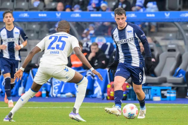 GER, Berlin, soccer, Hertha BSC vs. 1. FC Magdeburg, DFB, 2nd Bundesliga, 2025 2026 season, f.l.t.r.: Silas Gnaka (1.FC Magdeburg, 25), Diego Demme (Hertha BSC), Action, duels, fighting for the ball, DFB DFL REGULATIONS PROHIBIT ANY USE OF PHOTOGRAPHS AS IMAGE SEQUENCES AND OR QUASI-VIDEO, December 7, 2025, Copyright: HMBxMedia UwexKoch